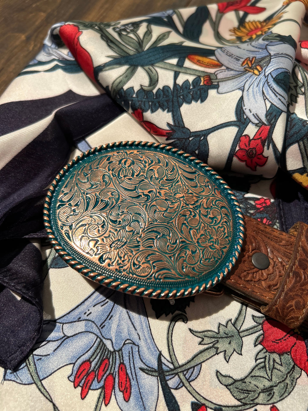 Filigree belt buckle