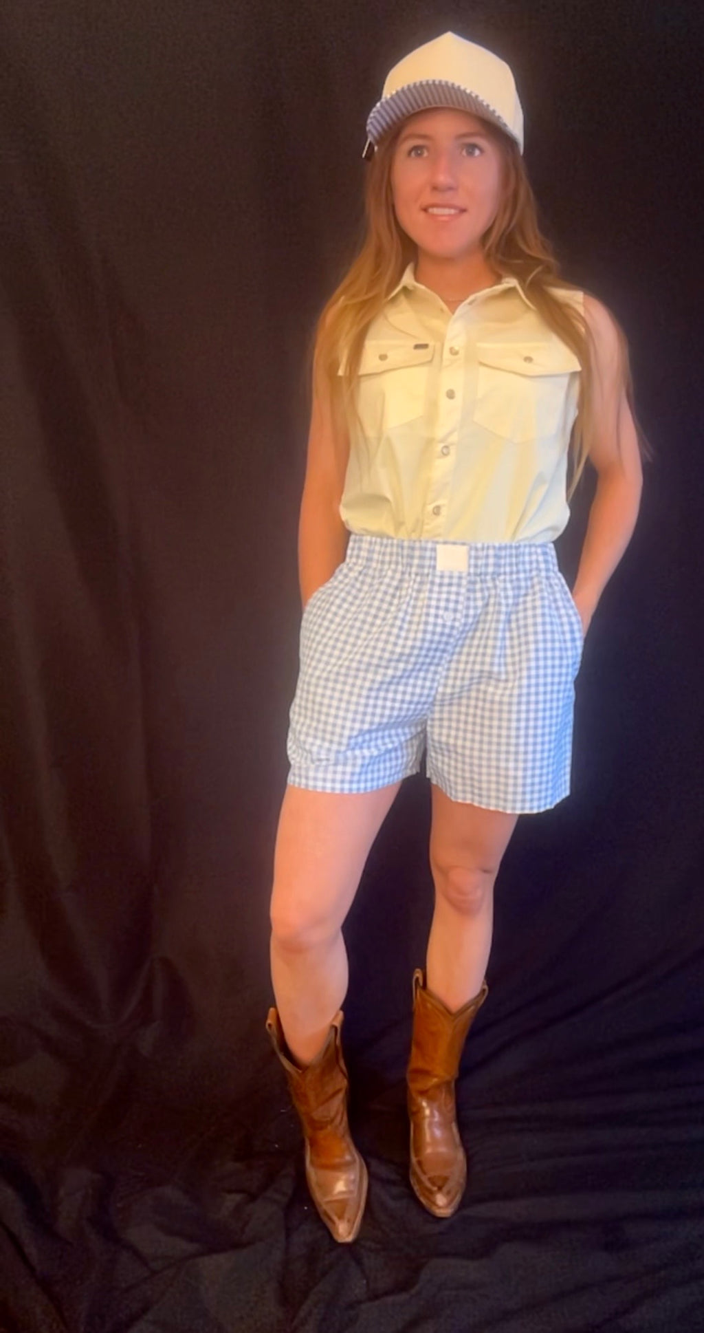 The Farmhouse Shorts (blue)