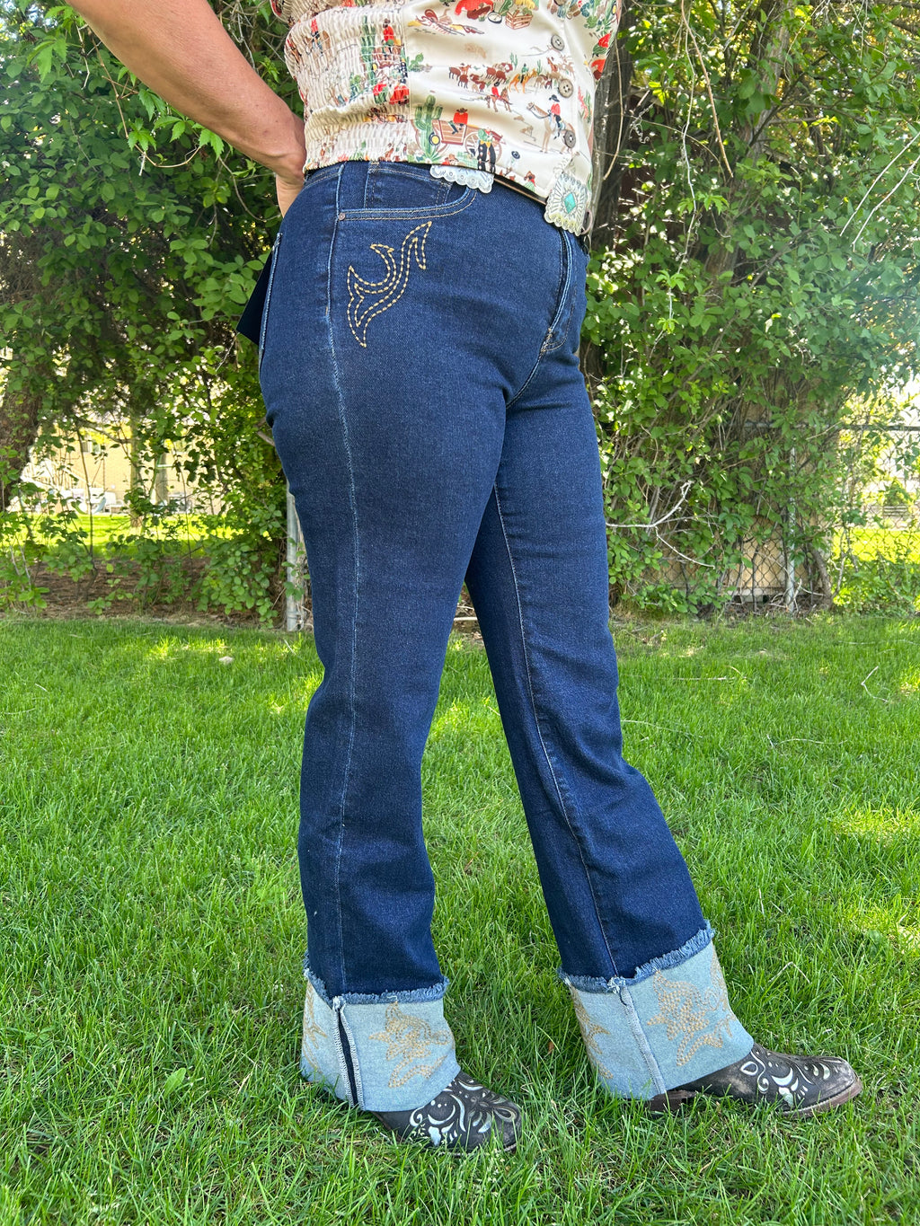 The boot stitch queen - cuffed jeans