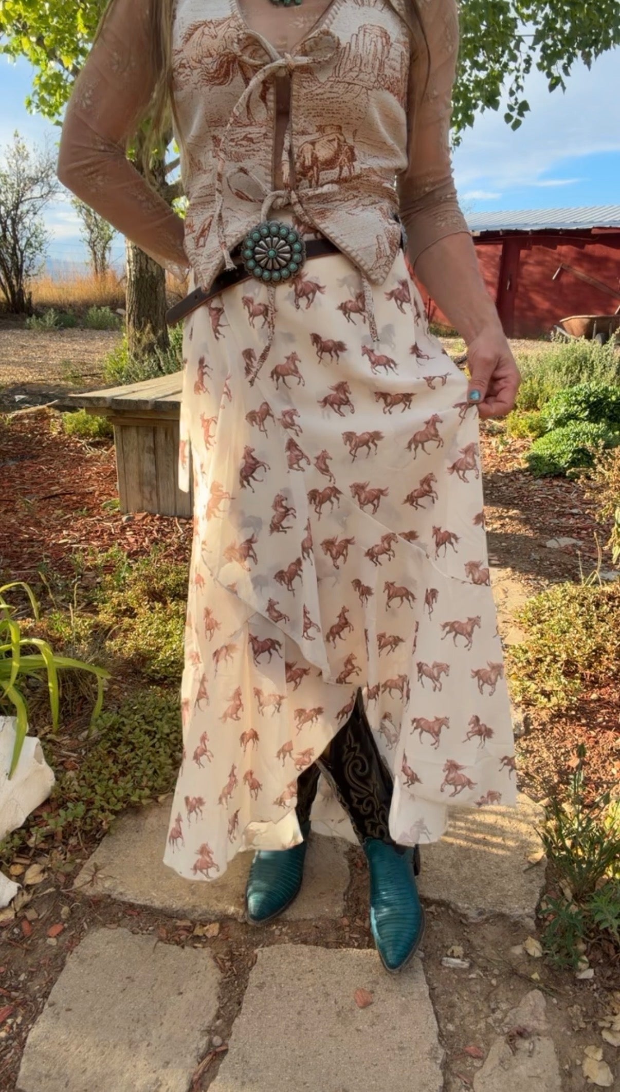 The honey horizon skirt