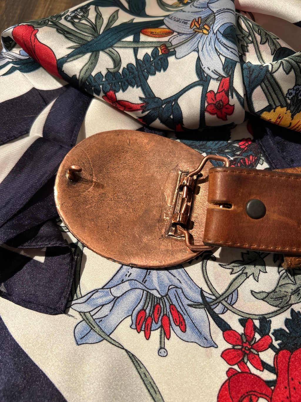 Filigree belt buckle