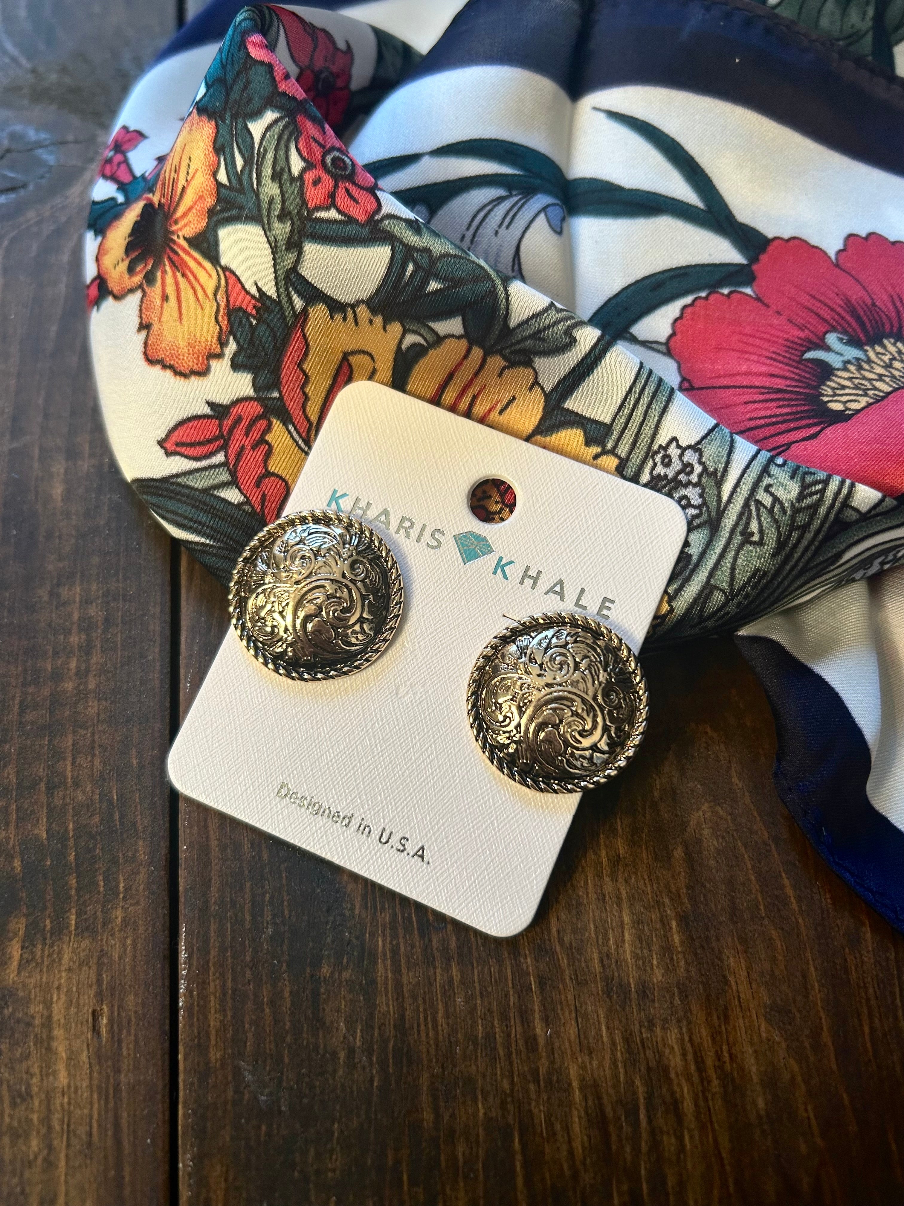Classy Cassie - earrings