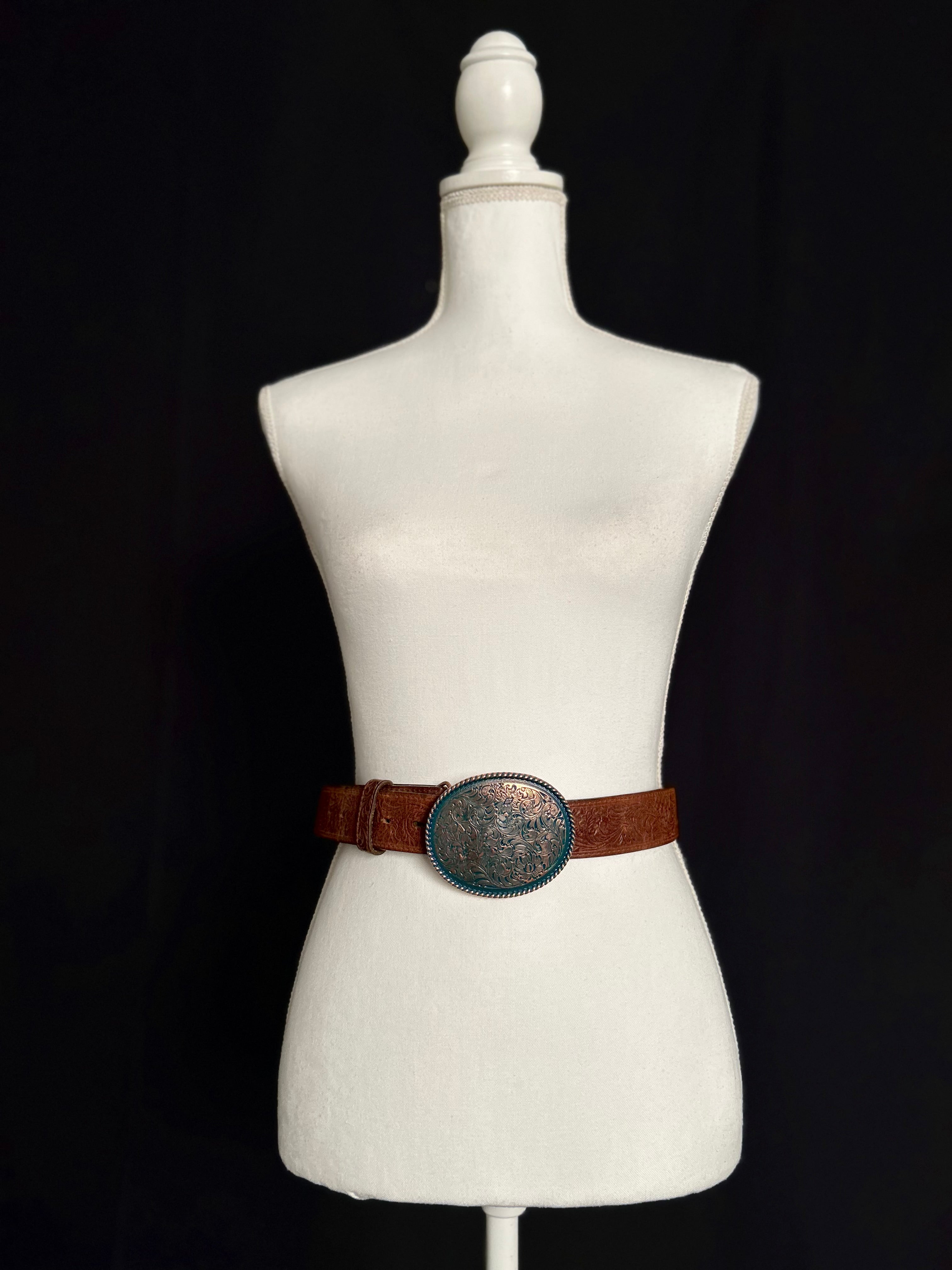 Filigree belt buckle