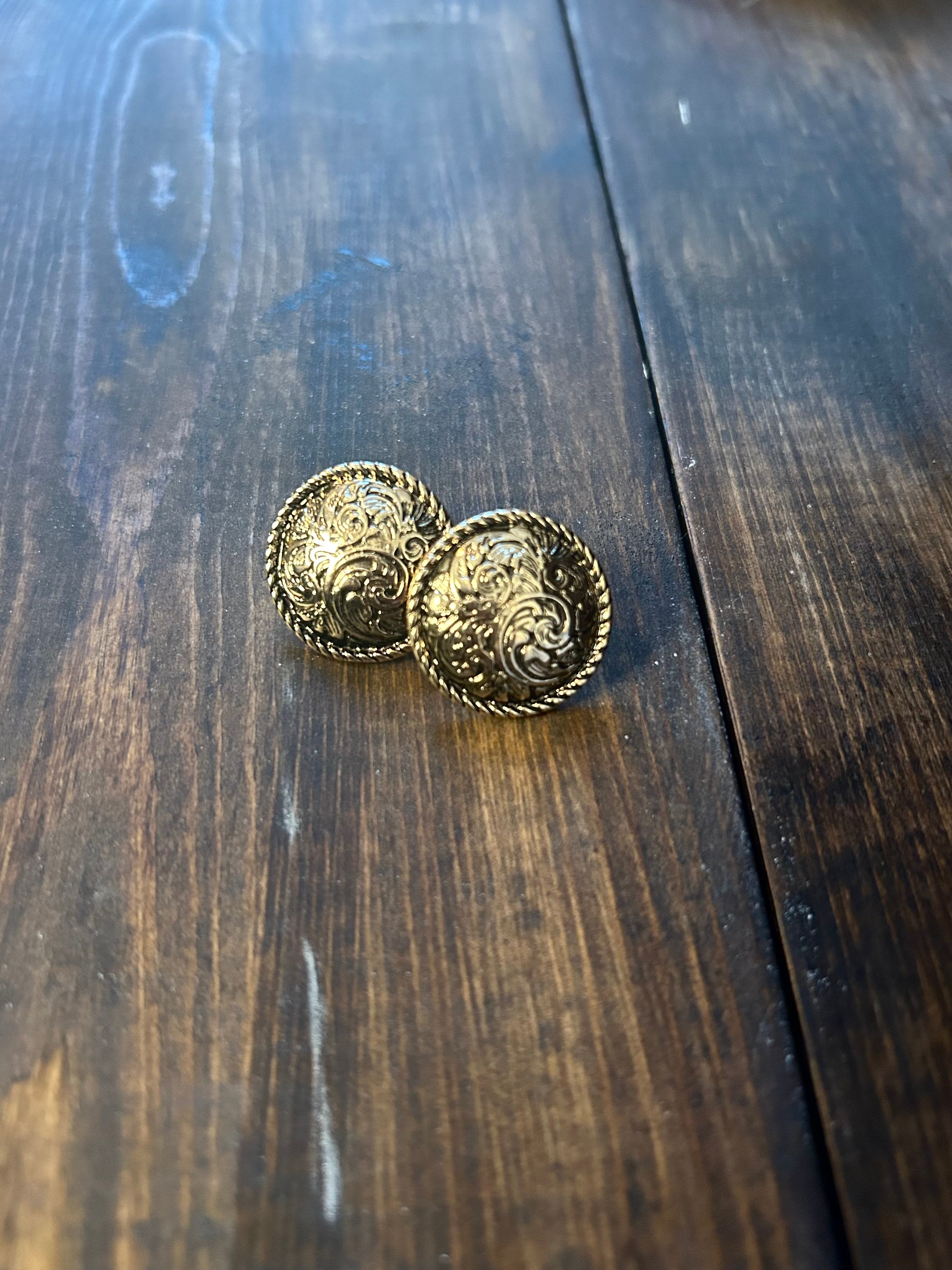 Classy Cassie - earrings