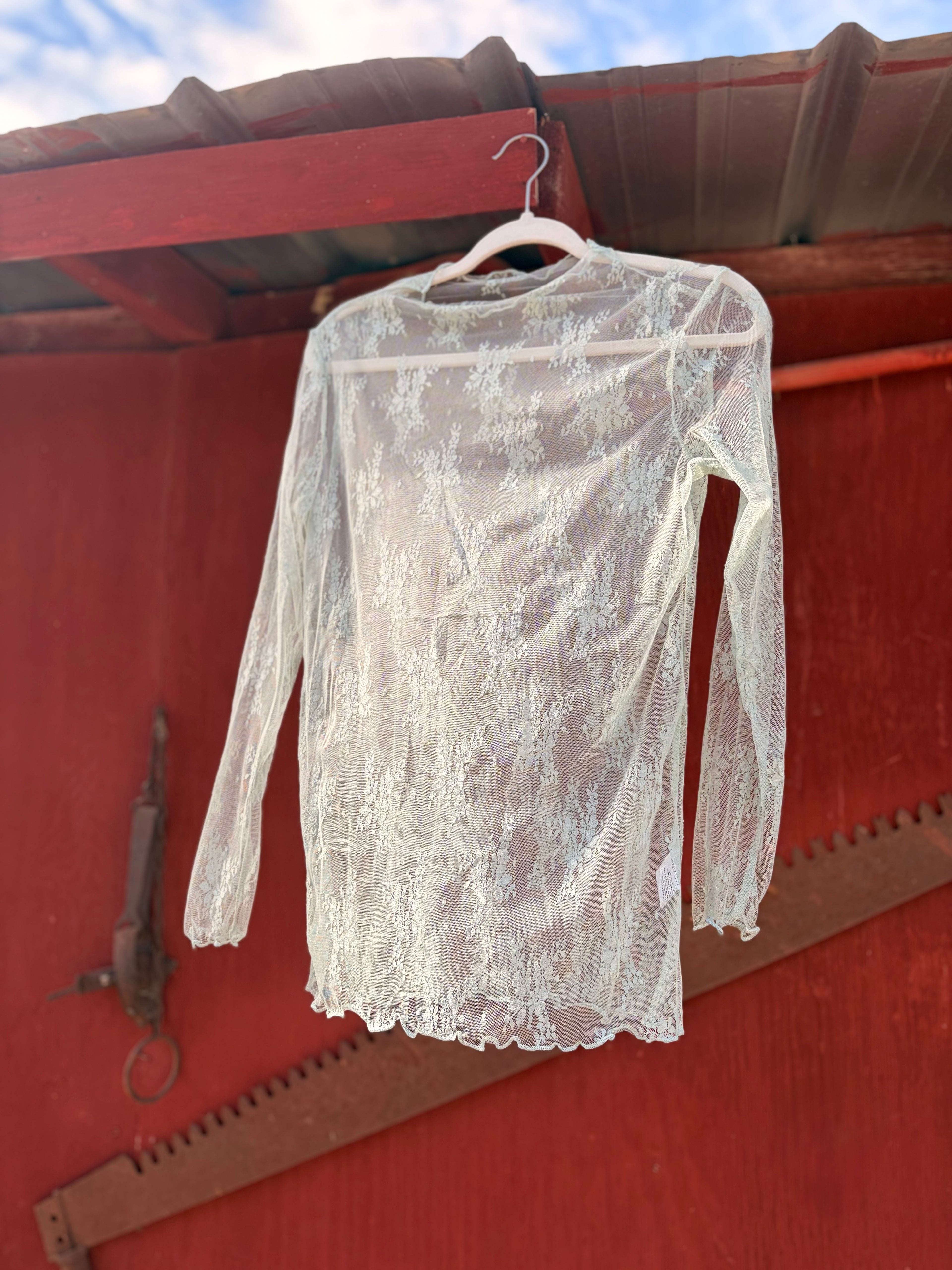 The finishing touch lace layer top