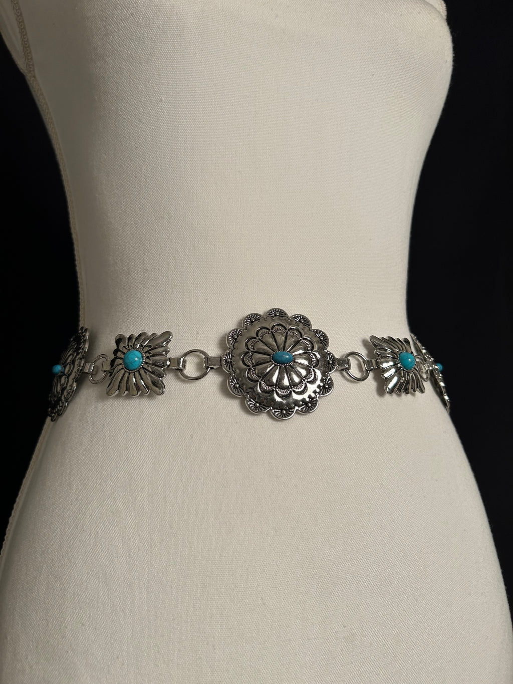 The modern cowgirl - concho belt