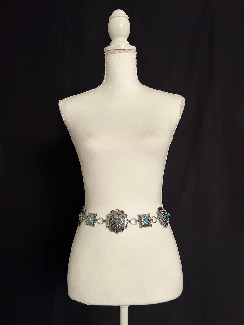 The modern cowgirl - concho belt