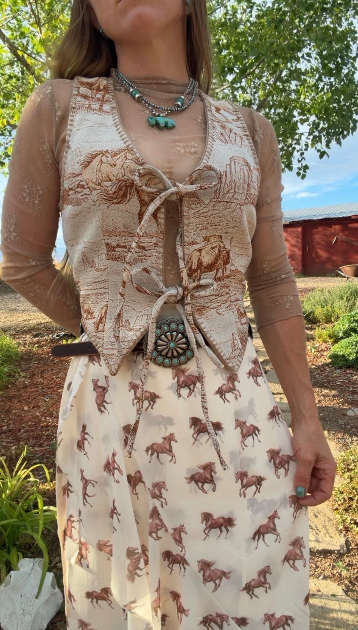 The canyon light halter vest