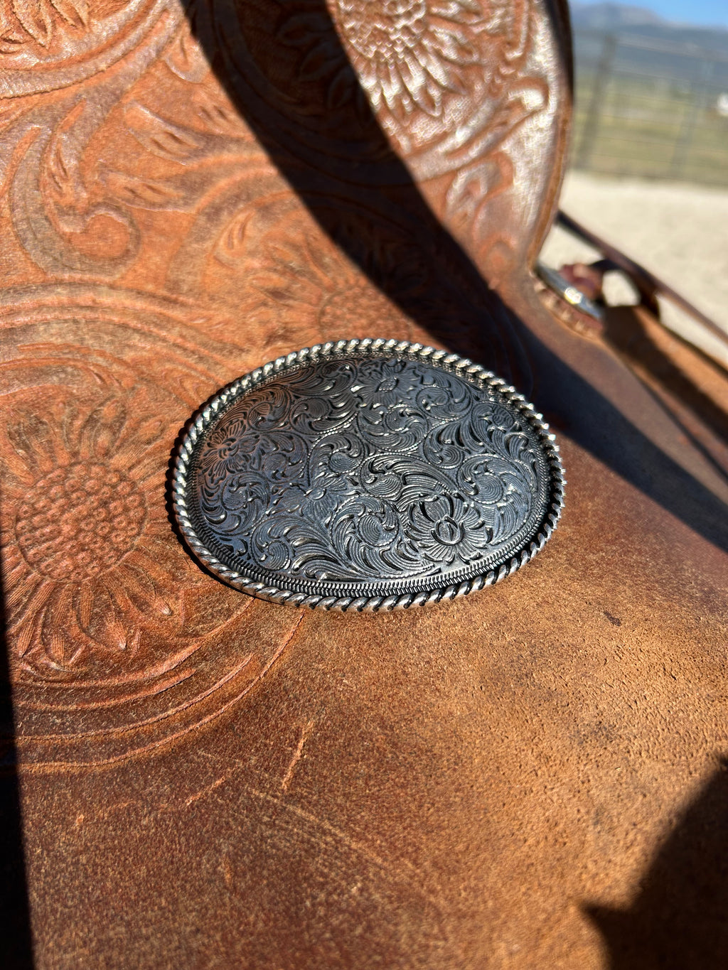 Filigree belt buckle