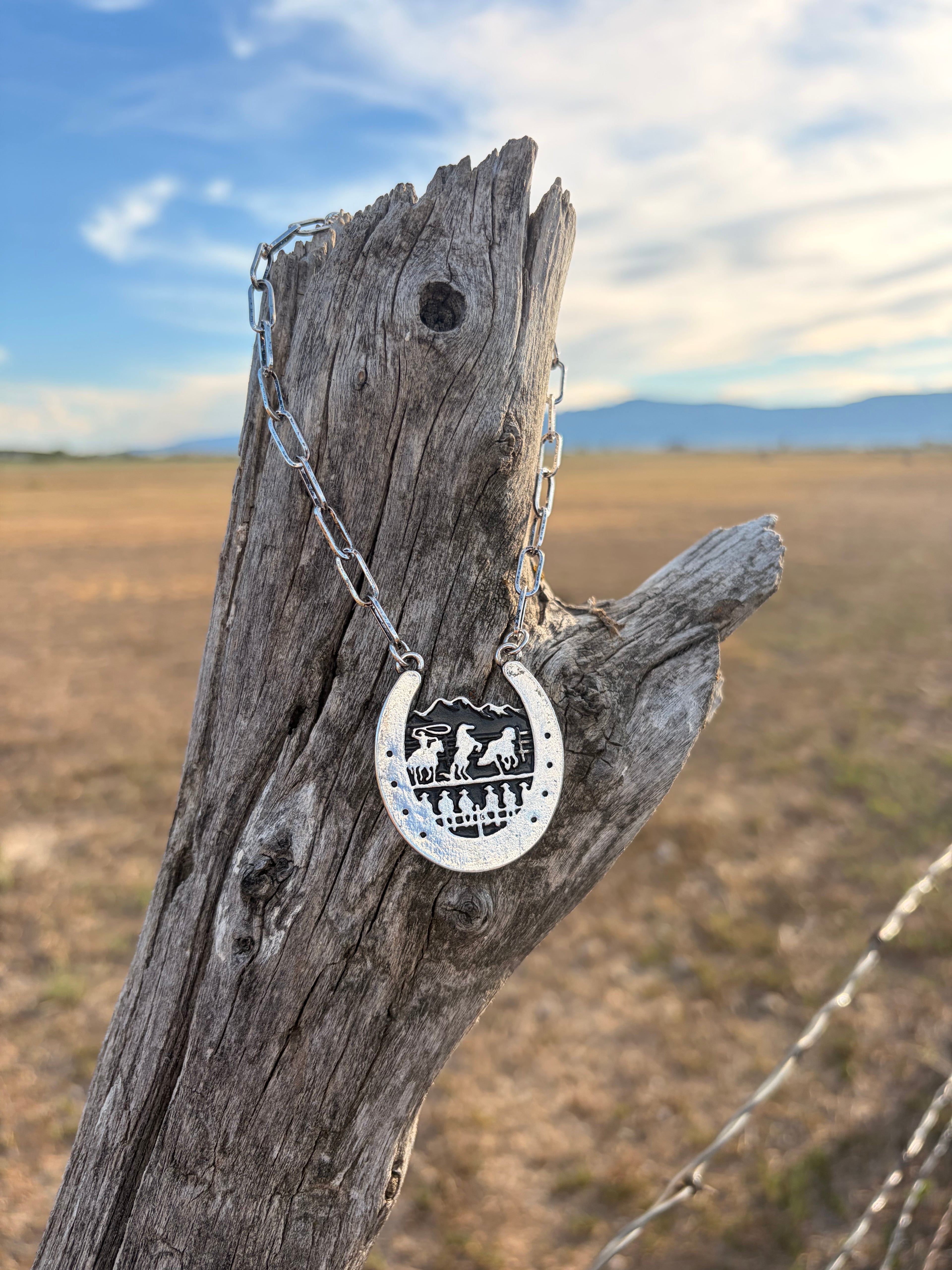 The Wild West horseshoe - necklace