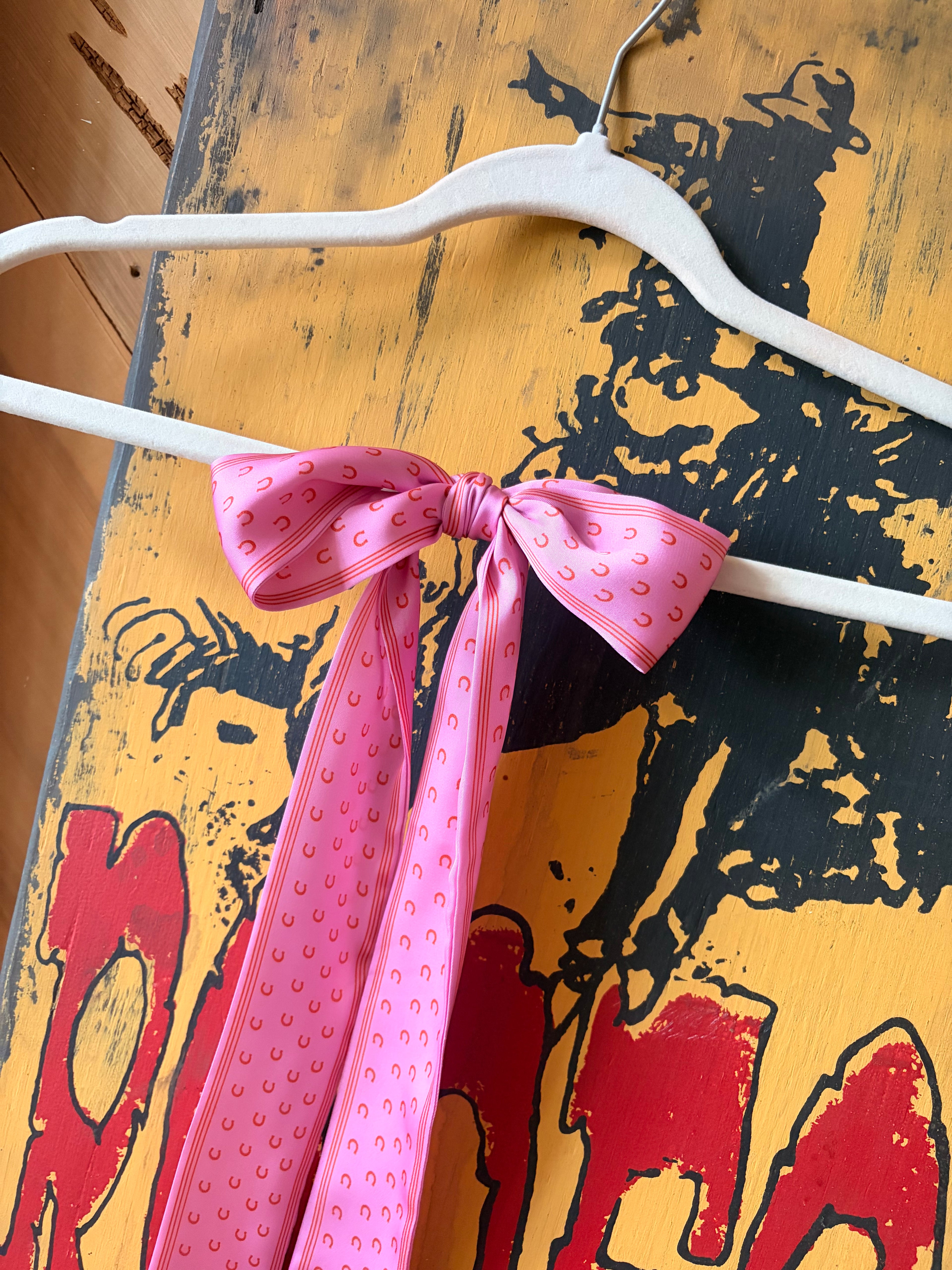 Desert rose horseshoe - twilly
