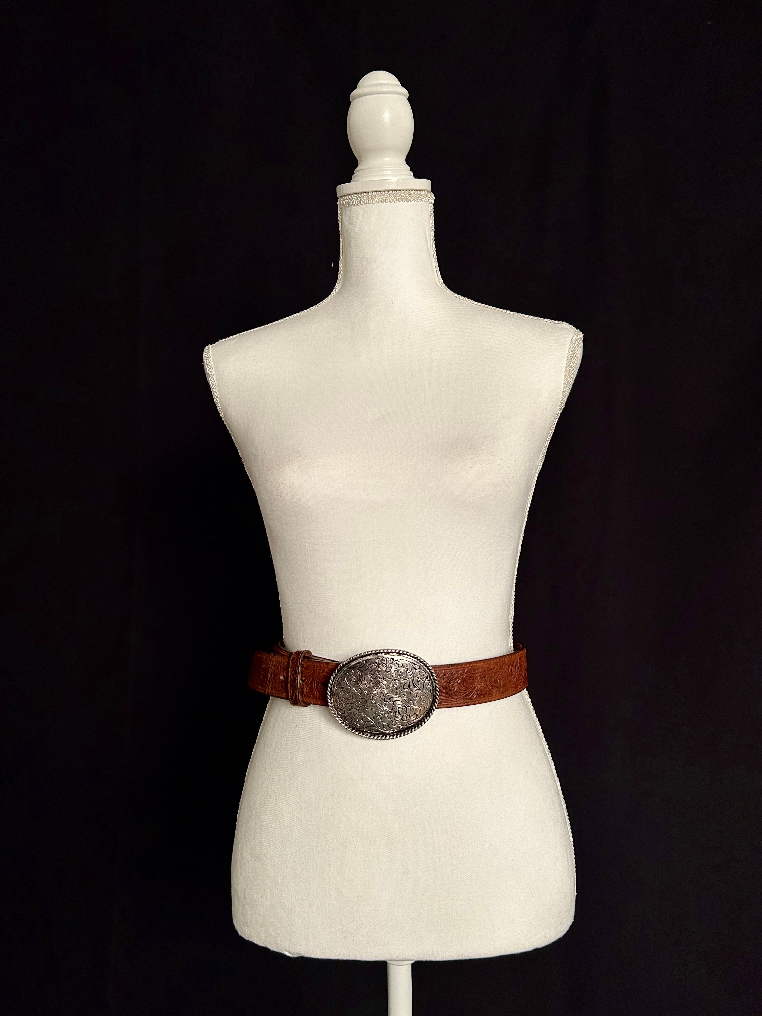 Filigree belt buckle