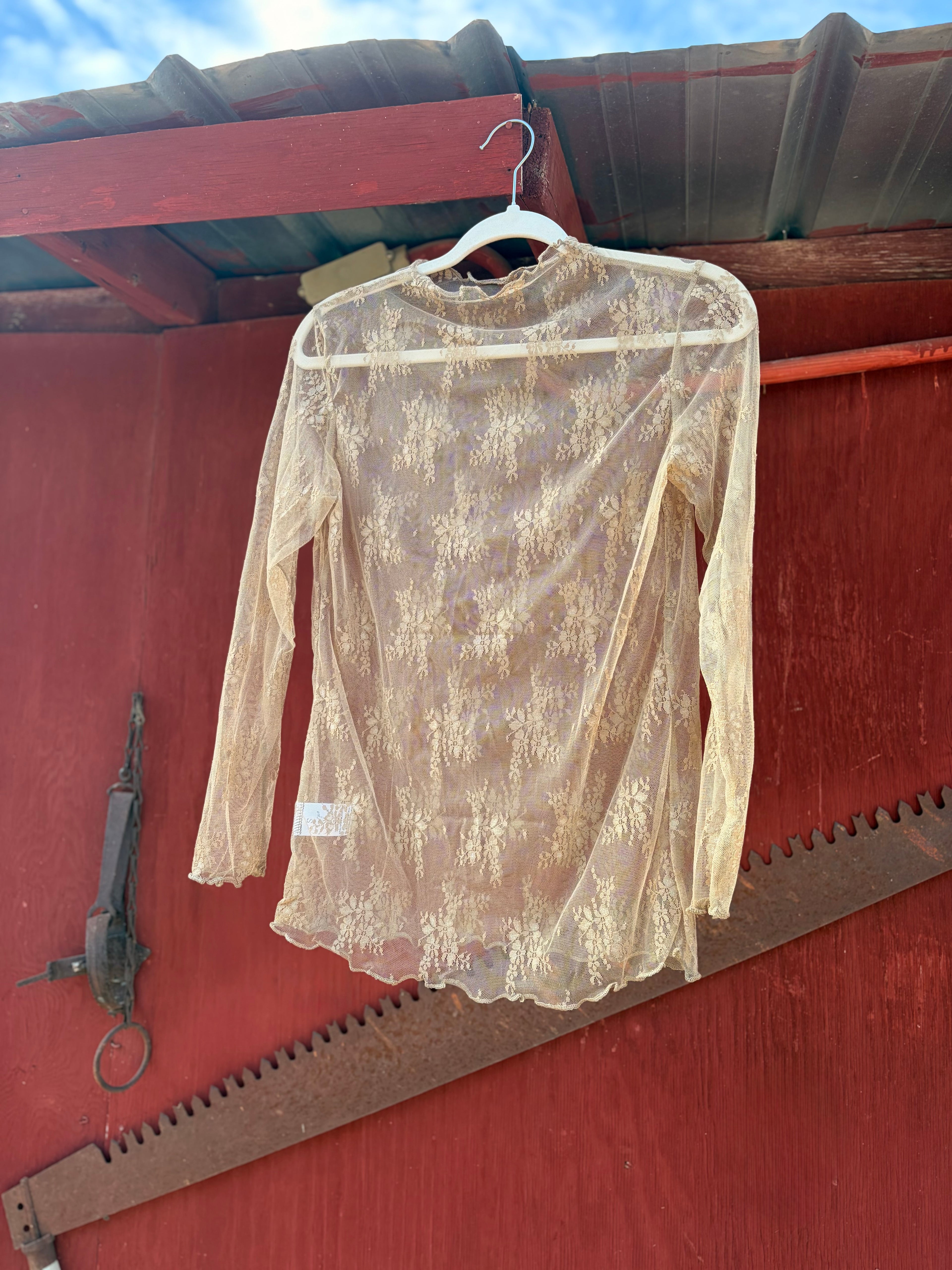 The finishing touch lace layer top