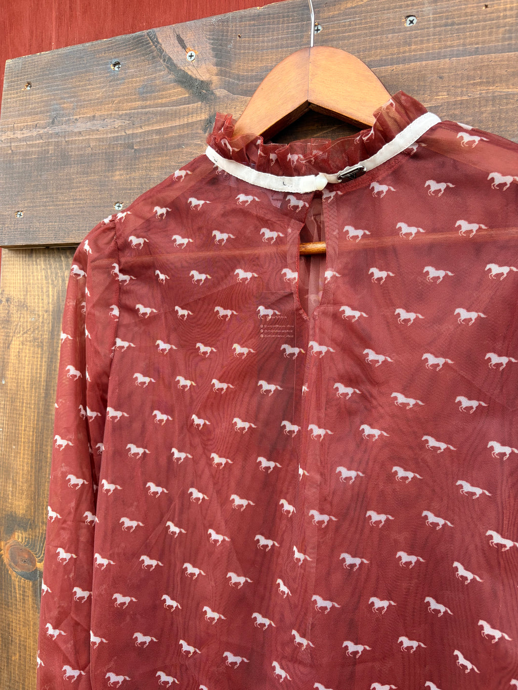 The rusty rodeo - horse print mesh top