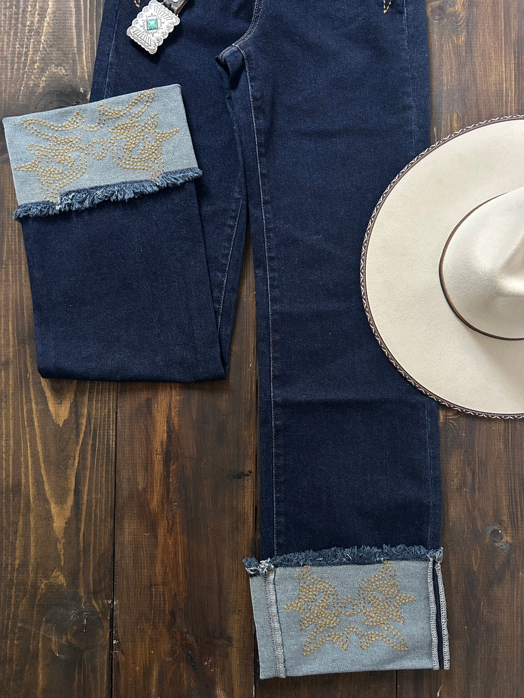 The boot stitch queen - cuffed jeans